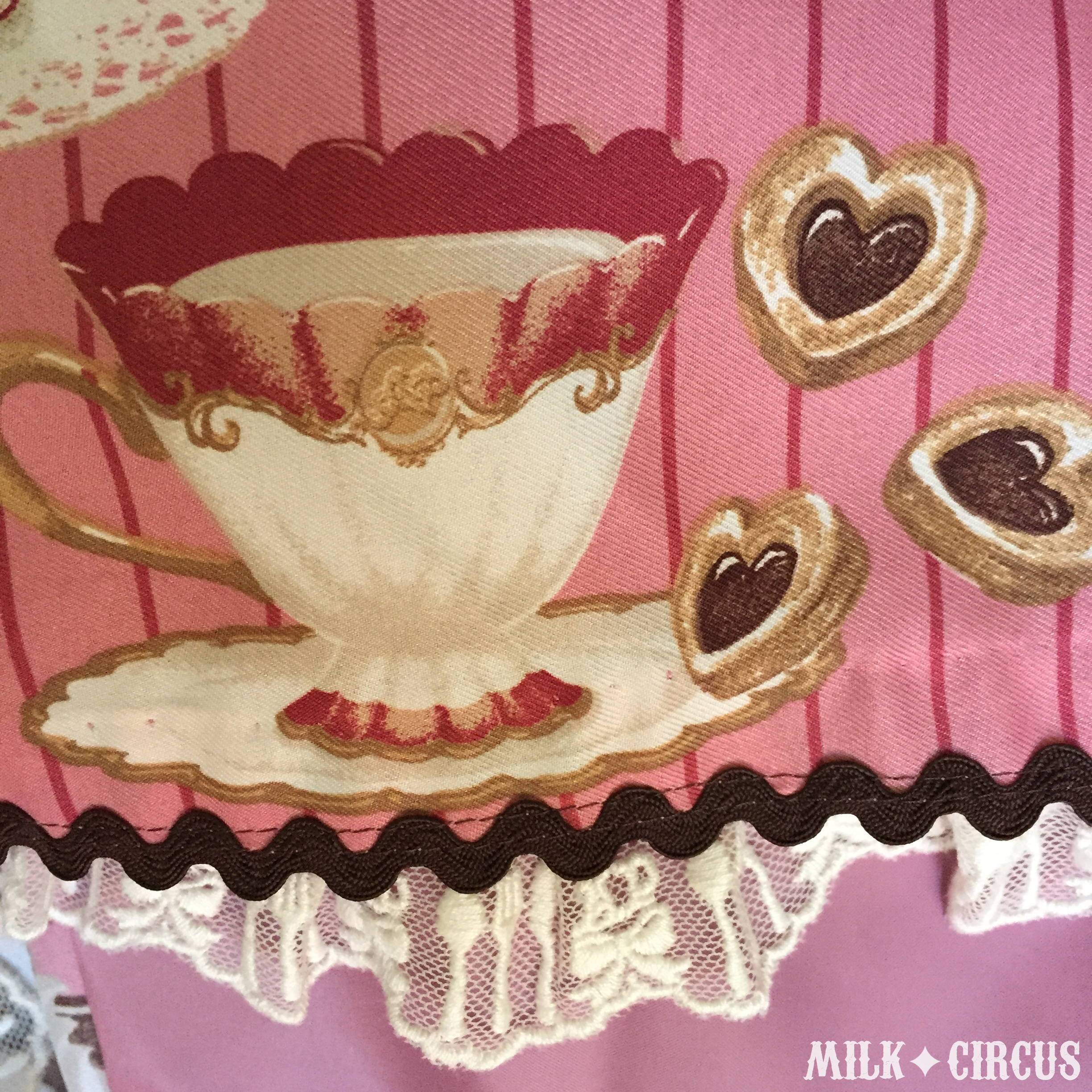 Angelic Pretty: Cream Cookie Parade Review